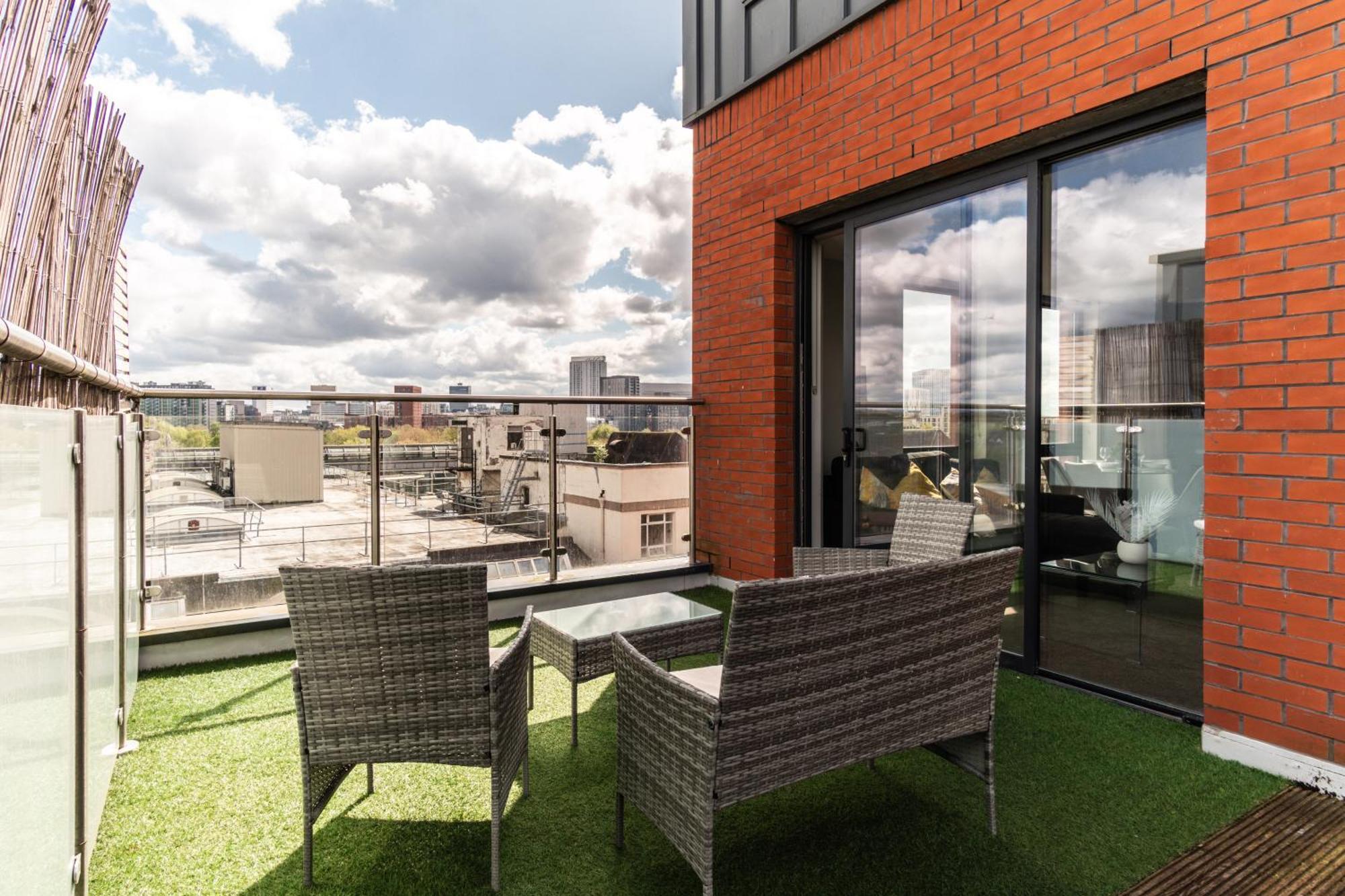Prime Location 1 Bed Penthouse Apartment Manchester Exterior foto